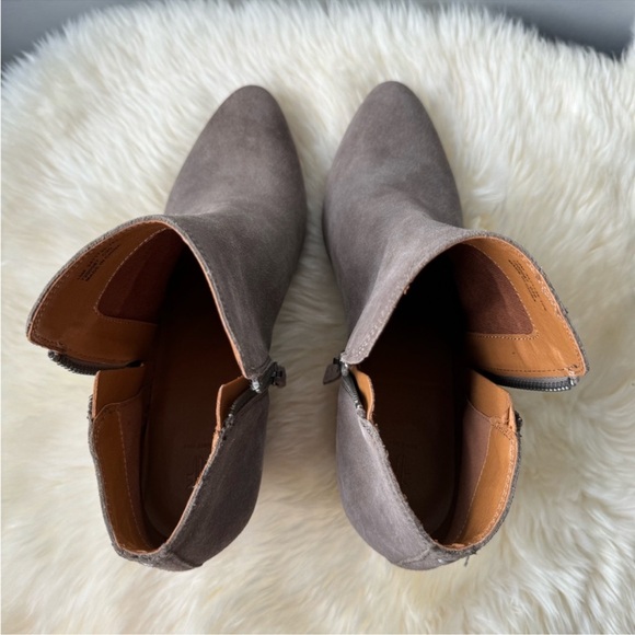 Frye Judith Taupe Double Zip Suede Ankle Booties Size 10 - Picture 9 of 13